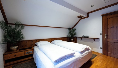 Chalet, en edificio anexo