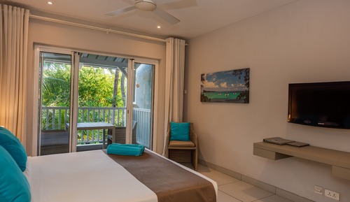 Estudio, vistas al jardín