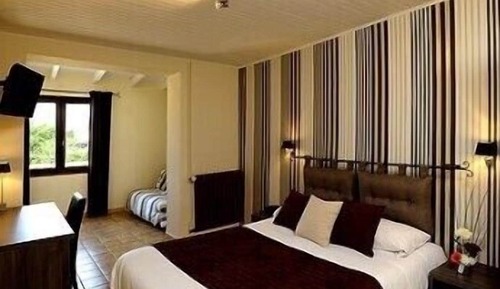 Habitación doble (Double Room Street view)