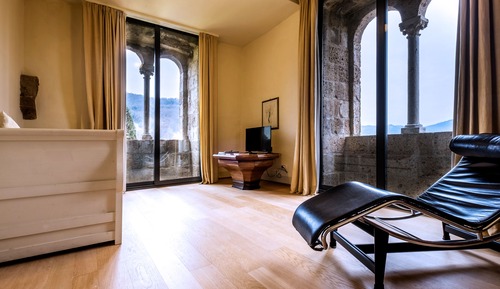 Suite (Cardinale)