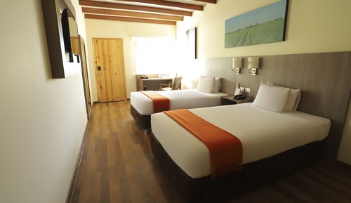 Habitación superior, 1 cama de matrimonio, vistas al jardín