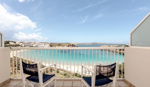 Habitación doble, vistas al mar (2 Adults + 1 Child)