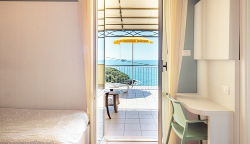 Habitación triple panorámica, vistas al mar