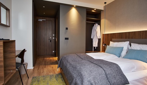 Habitación superior con 1 cama doble o 2 individuales