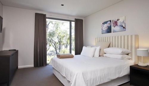 Apartamento de lujo, 3 habitaciones, balcón, frente al mar