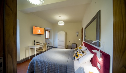 Habitación superior con 1 cama doble o 2 individuales