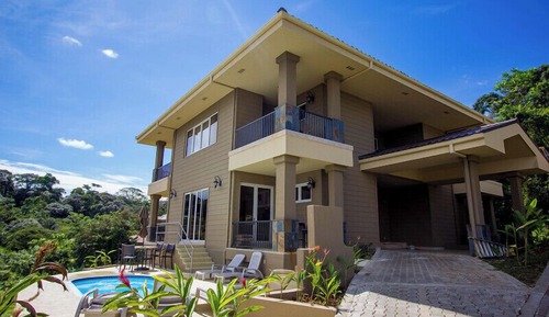 Villa familiar, 5 habitaciones, vistas al jardín