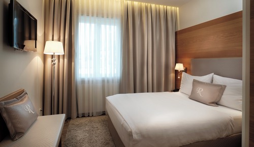 Business single room, French bed 140cm wide