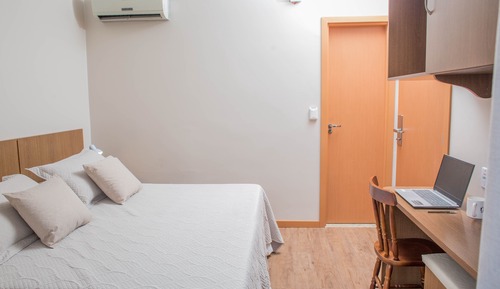 Habitación superior (Cama King)