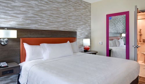 Suite, 1 cama de matrimonio grande, accesible para personas con discapacidad (Roll-In Shower)