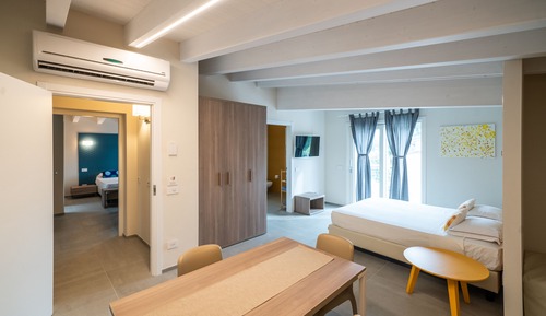 Habitación con 1 cama doble o 2 individuales, balcón
