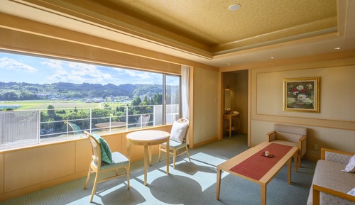 Suite Deluxe, no fumadores, vistas al río (Deluxe twin, Mogamigawa view)