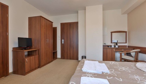 Habitación básica doble, 2 camas individuales, no fumadores, junto a la montaña