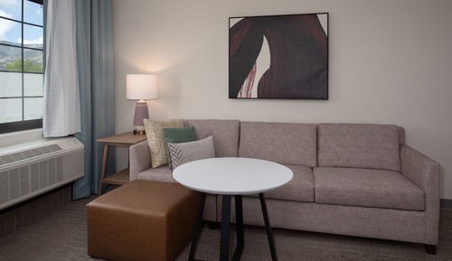 Suite estudio, 1 cama de matrimonio grande, notificación por teléfono o timbre, cocina