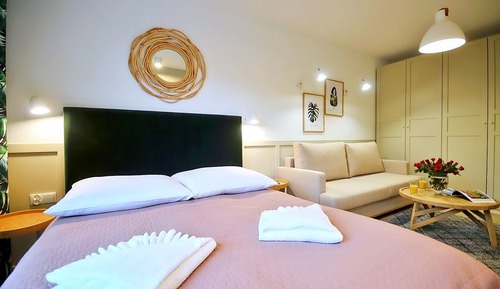Apartamento familiar, varias camas, acceso a la piscina, vistas al parque (NT C205)