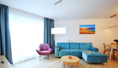 Apartamento Deluxe, varias camas, acceso a la piscina, vistas parciales al mar