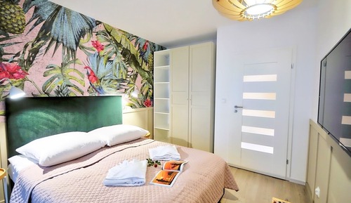 Apartamento familiar, varias camas, acceso a la piscina (NT C302)