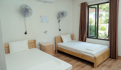 Habitación básica con 1 cama doble o 2 individuales