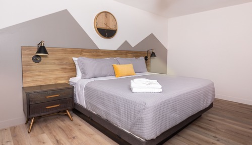 Estudio básico, 1 cama de matrimonio grande