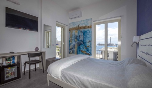 Suite, bañera de hidromasaje, vistas al mar (Colapesce)