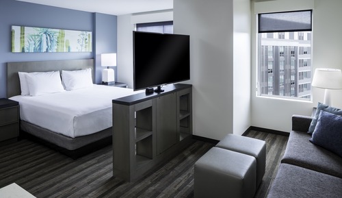 Suite estudio, 1 cama de matrimonio grande con sofá cama, cocina (High Floor)