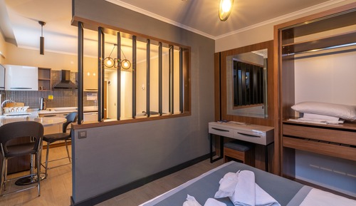 Estudio Deluxe, en esquina