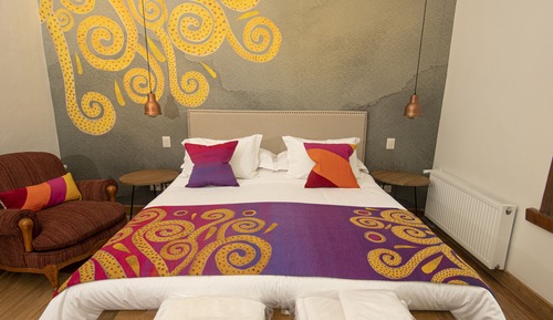 Habitación Royal doble, 1 cama de matrimonio grande, bañera de hidromasaje, vistas al jardín