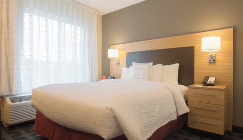 Suite, 1 habitación (Mobility/Hearing Access, Roll-In Shwr)