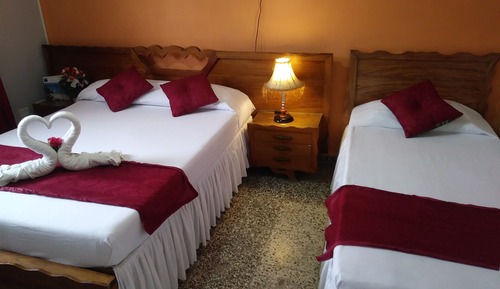 Apartamento familiar, fumadores, balcón