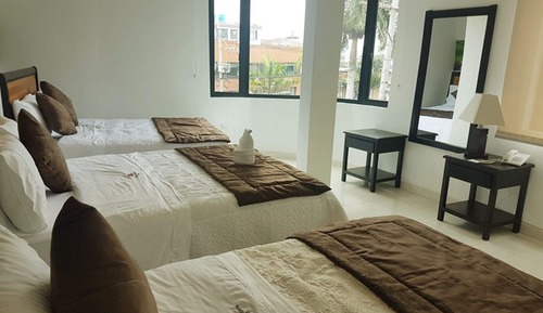Habitación básica, varias camas, no fumadores