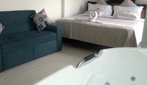 Suite, 1 cama de matrimonio grande con sofá cama