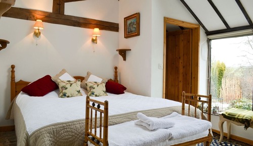 Casa de campo (Forest View Barn )