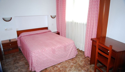 Habitación con 1 cama doble o 2 individuales