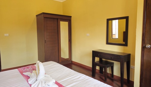 Habitación Deluxe doble, 1 cama de matrimonio grande, vistas a la piscina