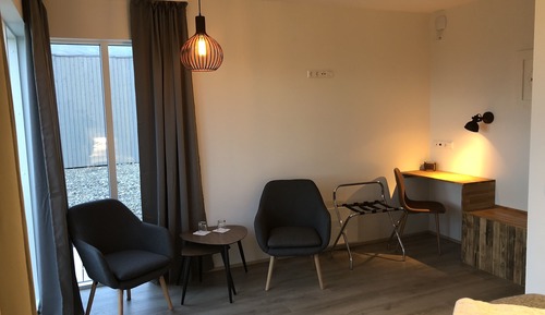 Habitación con 1 cama doble o 2 individuales, baño privado