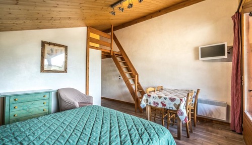 Estudio (mezzanine, 5 pers)