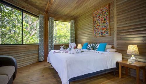 Casa romántica en un árbol, 1 cama de matrimonio grande, balcón, vistas al jardín
