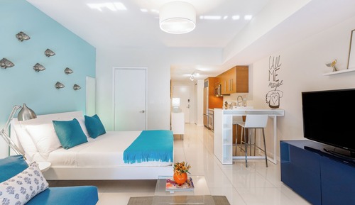 Business Studio Suite, 1 Queen, Balcony, City/River ViewÂ 3205