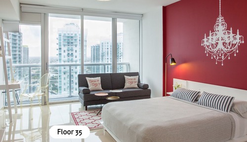 Business Studio Suite, 1 Queen, Balcony, City/River ViewÂ 3505