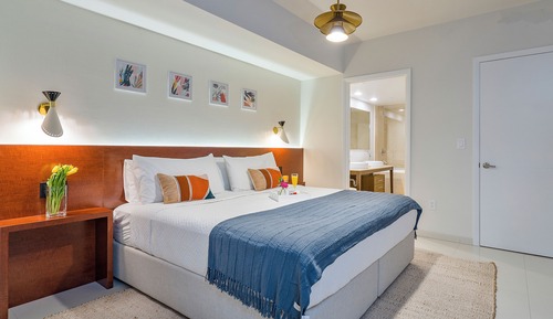 Boutique Apart, 1 King & Sofa Bed, Sauna, River/City Views, Balcony3106
