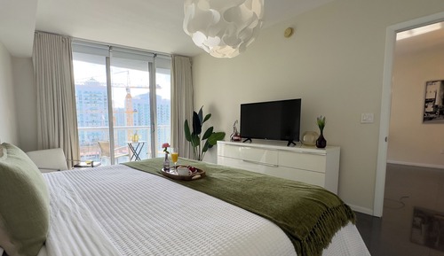 Boutique Apart, 1 King & Sofa Bed, Sauna, River/City Views, Balcony3307