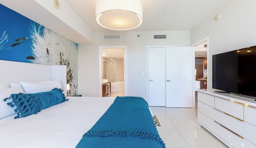 Boutique Apart, 1 King & Sofa Bed, Sauna, River/City Views, Balcony3906