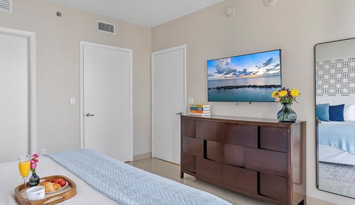 Boutique Apart, 1 King & Sofa Bed, Sauna, River/City Views, Balcony3703