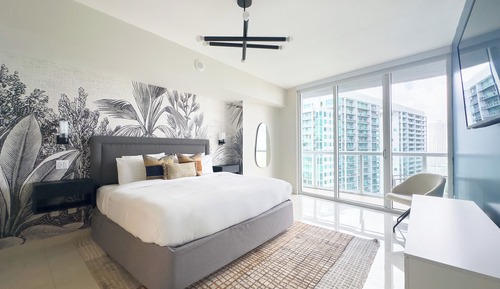 Boutique Apart, 1 King & Sofa Bed, Sauna, River/City Views, Balcony3507