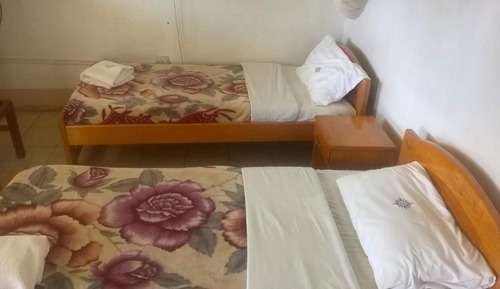 Habitación con 2 camas individuales