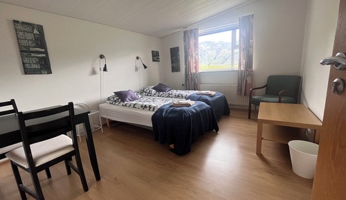 Habitación económica con 1 cama doble o 2 individuales, baño compartido