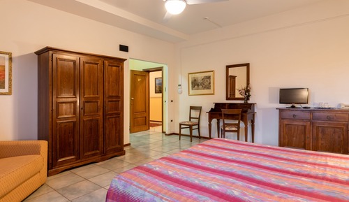 Habitación superior con 1 cama doble o 2 individuales