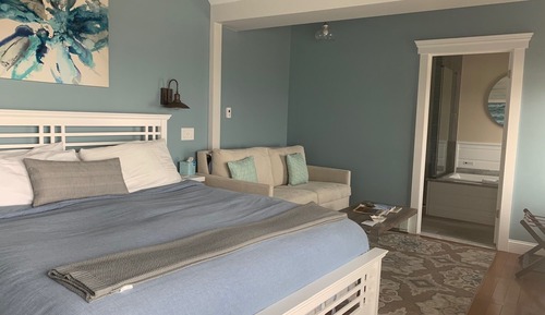 Simon Ray Room in The 1661 Inn