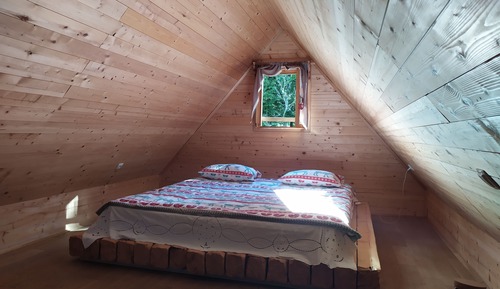 Cabaña romántica, 1 habitación, vistas al río, sobre el agua