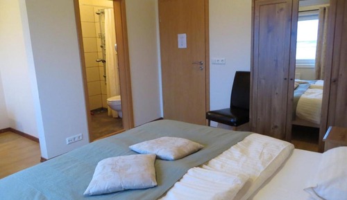 Habitación triple, baño privado